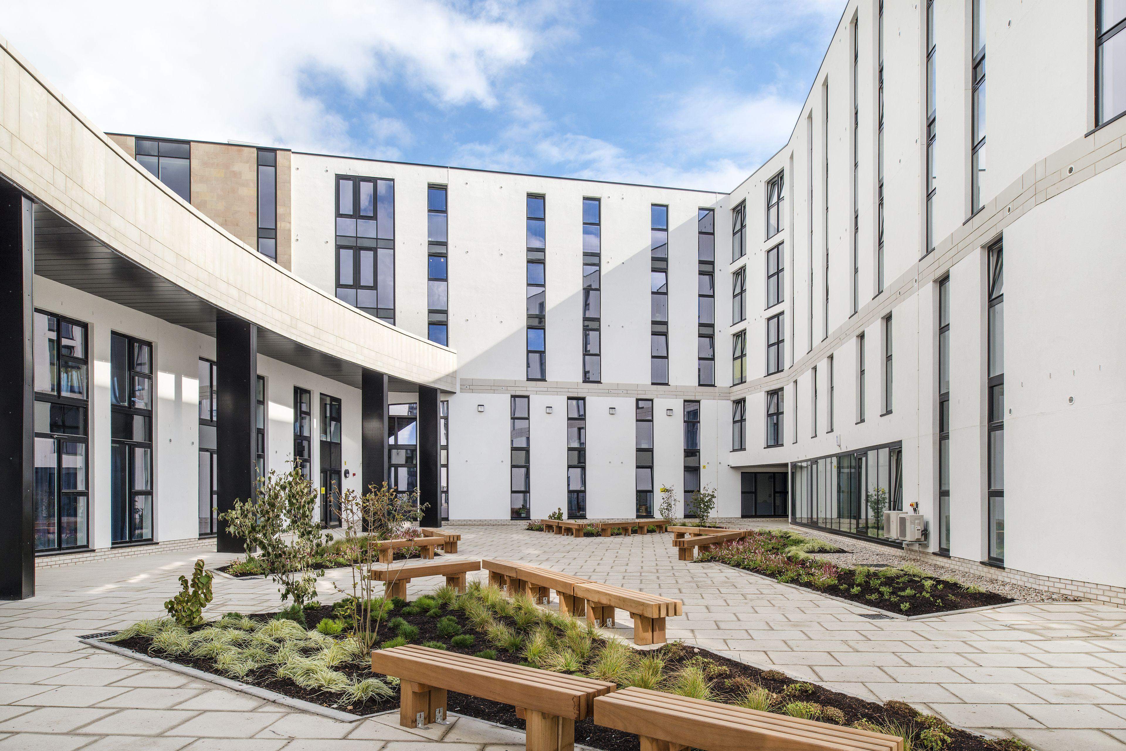 Destiny Student - Holyrood — Photos 1